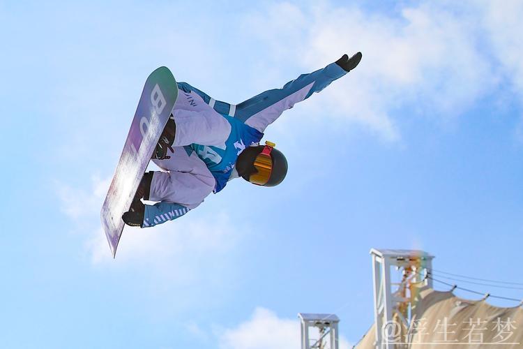 武绍桐成功晋级单板滑雪U型场地技巧女子组决赛